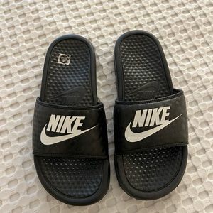 Nike slides size 7